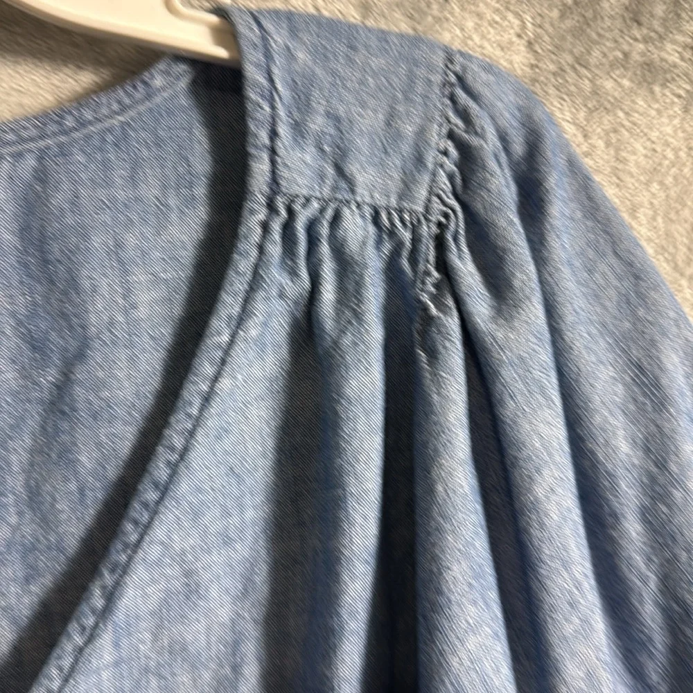 J. Crew top women’s petite medium Chambray Puff‎ Sleeve Blouse Relaxed Fit